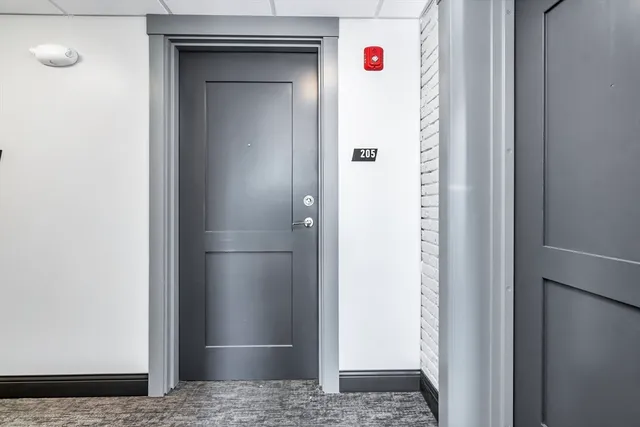 $2,300 | 200 Merrimack Street, Unit 201, Haverhill, MA 01830