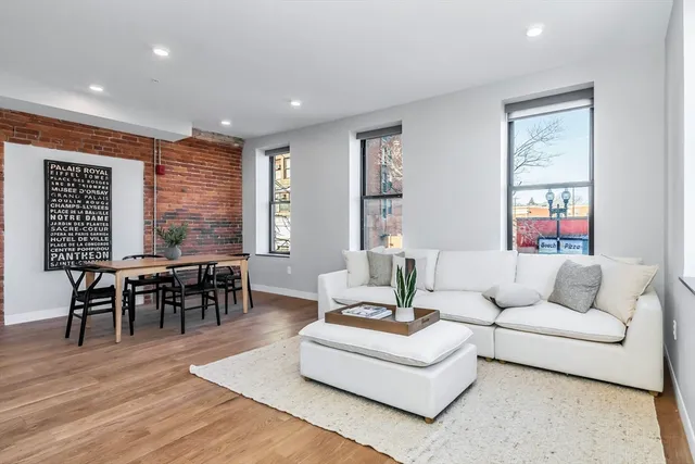 $2,300 | 200 Merrimack Street, Unit 201, Haverhill, MA 01830