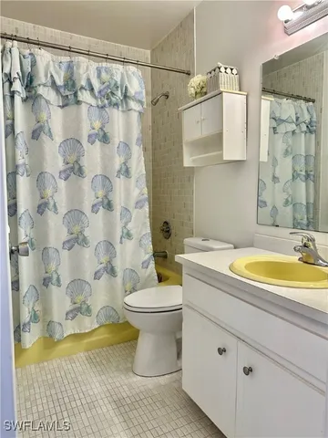 $195,000 | 928 Southeast 46th Street, Unit 2C, Cape Coral, FL 33904