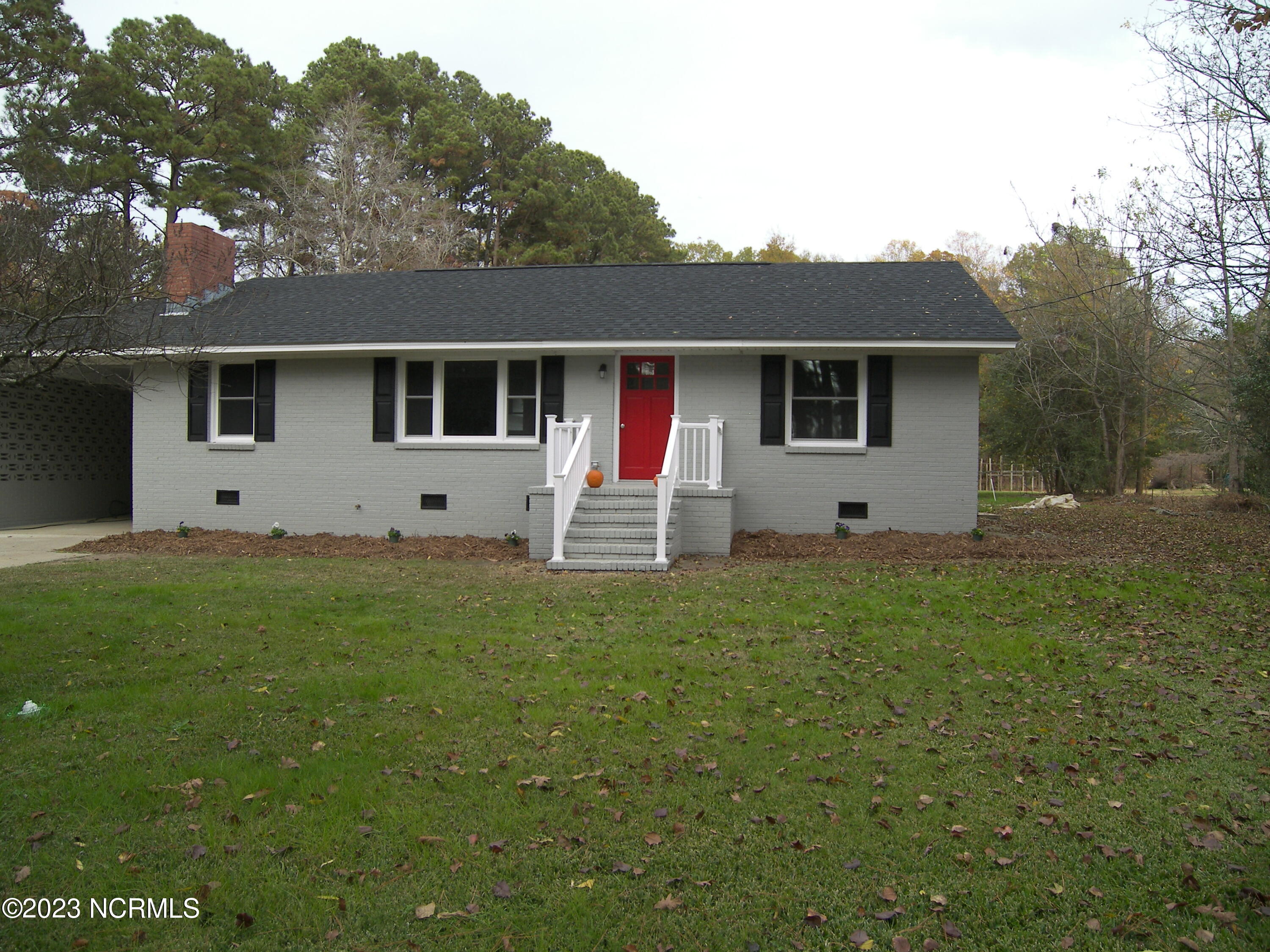 316 North Walnut Street Spring Hope, NC 27882 - Photo 4 of 19 100_7927