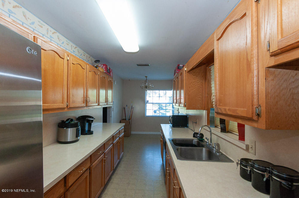 1423 River Bluff Road North Jacksonville, FL 32211 - Photo 5 of 17 Eat-In Kitchen