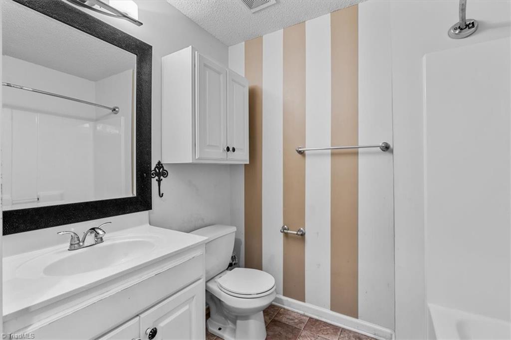 133 James Road, Unit IC High Point, NC 27265 - Photo 15 of 17 2nd full bath with a touch of pizzaz!