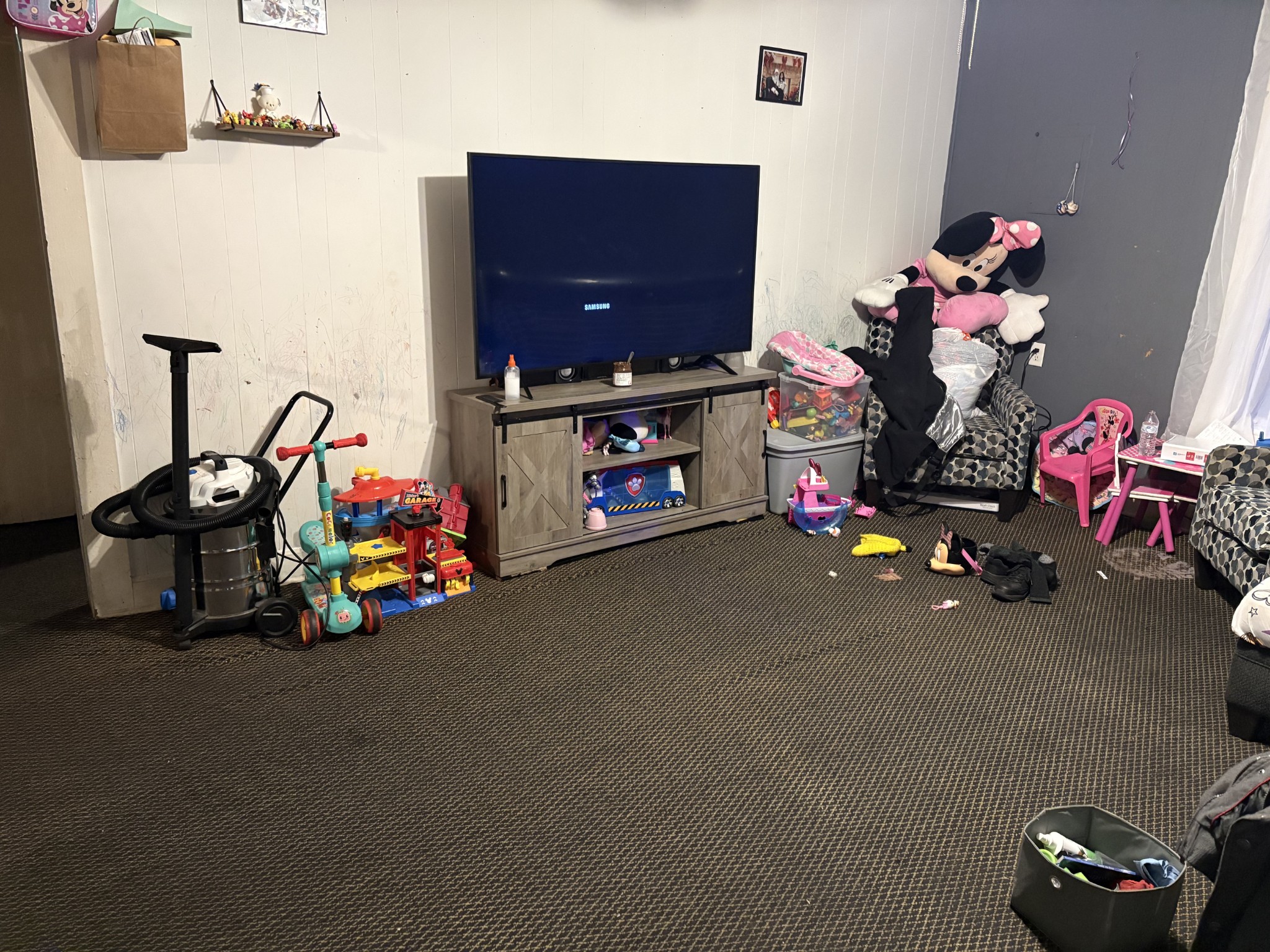 306 Jackson Street Smithville, TN 37166 - Photo 3 of 7 a children room with toys