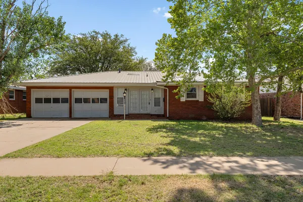 $215,000 | 1204 Ennis Street, Plainview, TX 79072