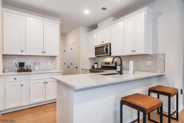 $3,050 | 222 Jessie Place, New Brunswick, NJ 08901