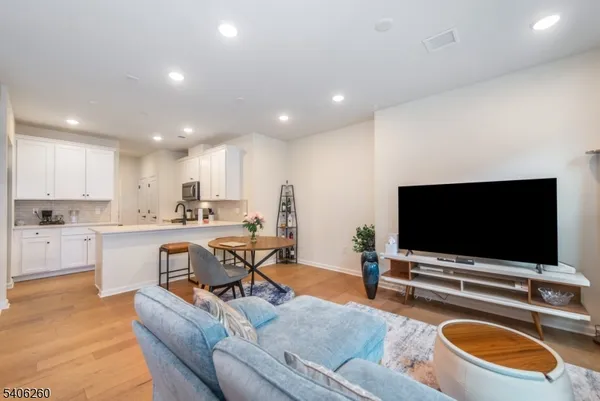 $3,050 | 222 Jessie Place, New Brunswick, NJ 08901