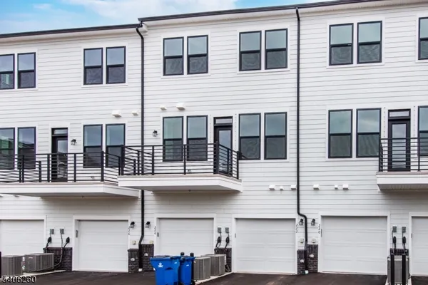 $3,050 | 222 Jessie Place, New Brunswick, NJ 08901