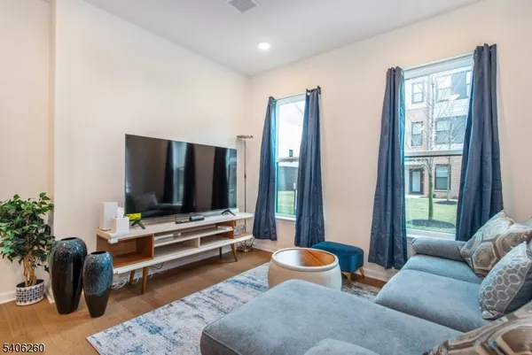 $3,050 | 222 Jessie Place, New Brunswick, NJ 08901