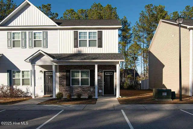 $1,500 | 10 Jaydn Drive West, Jacksonville, NC 28546