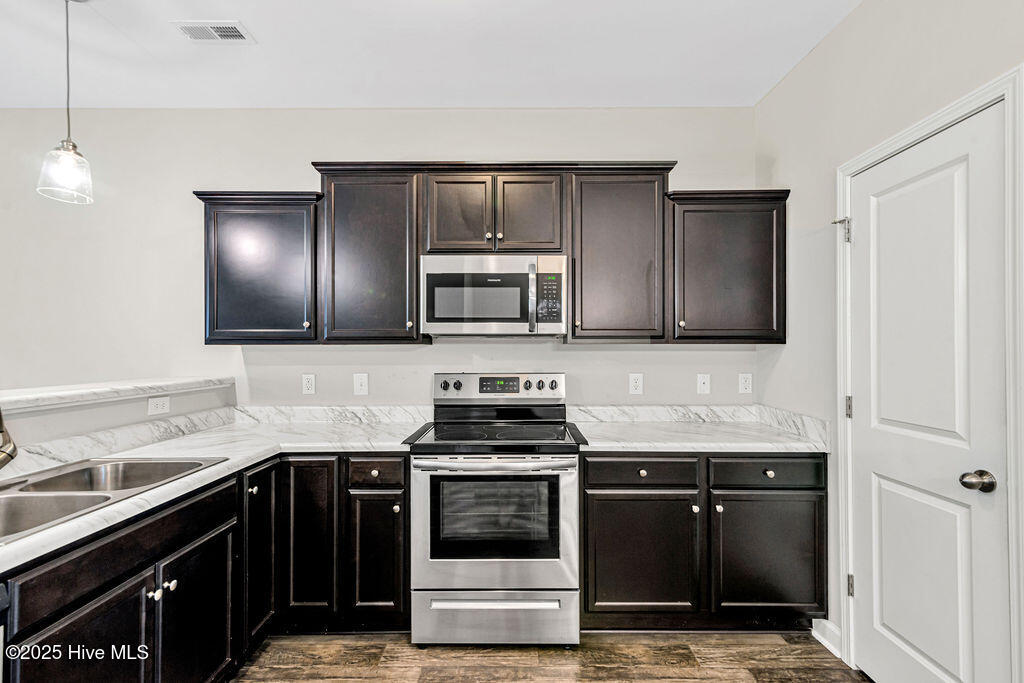 10 Jaydn Drive West Jacksonville, NC 28546 - Photo 12 of 30 DSC_9975