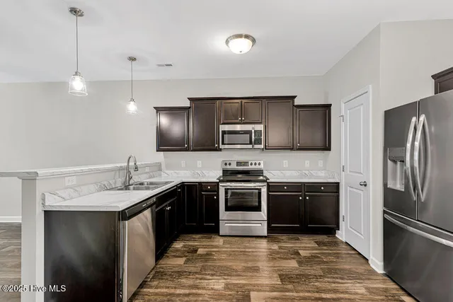 $1,500 | 10 Jaydn Drive West, Jacksonville, NC 28546