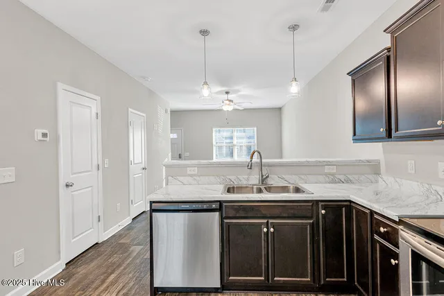 $1,500 | 10 Jaydn Drive West, Jacksonville, NC 28546