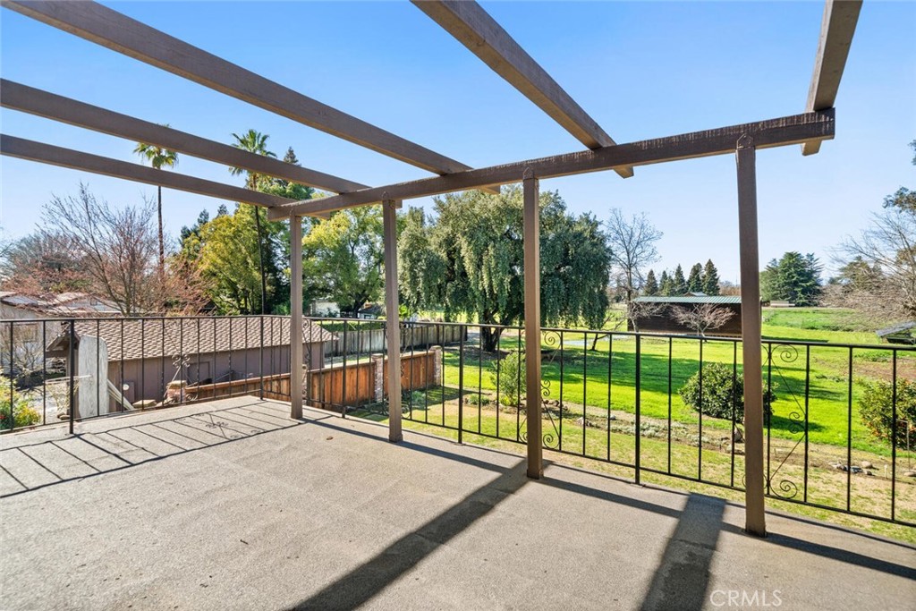 1041 Washington Street Willows, CA 95988 - Photo 40 of 69 Guest bedrooms, private patio
