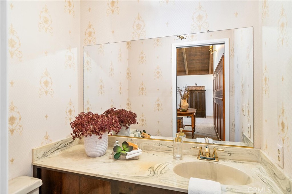 1041 Washington Street Willows, CA 95988 - Photo 44 of 69 Half bath