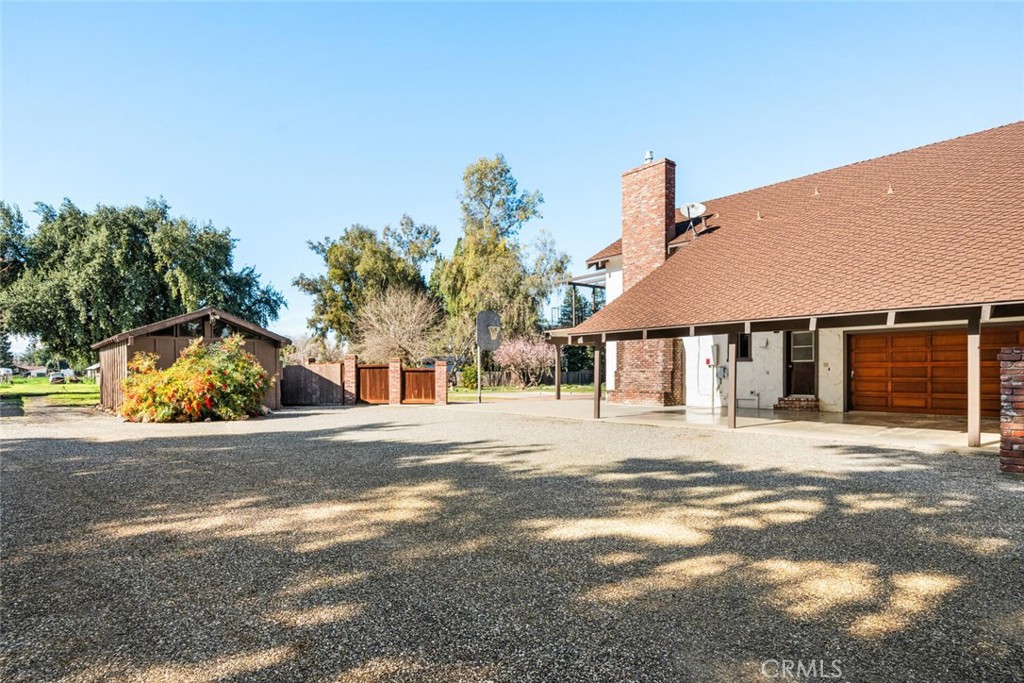 1041 Washington Street Willows, CA 95988 - Photo 8 of 69 Shop #1 next to house