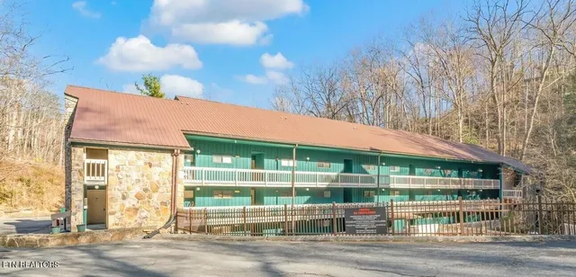 $349,500 | 1435 Wiley Oakley Drive, Unit 177, Gatlinburg, TN 37738
