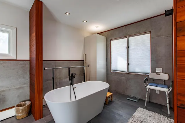 $934,000 | 2472 Gates Drive, Rochester, MN 55902