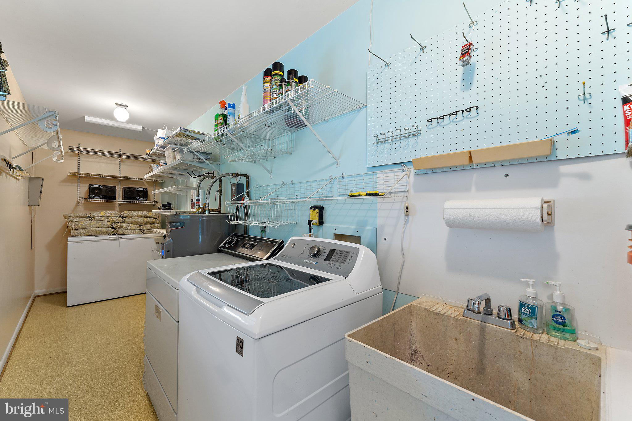 9636 Clarkes Road Bealeton, VA 22712 - Photo 27 of 88 Laundry room