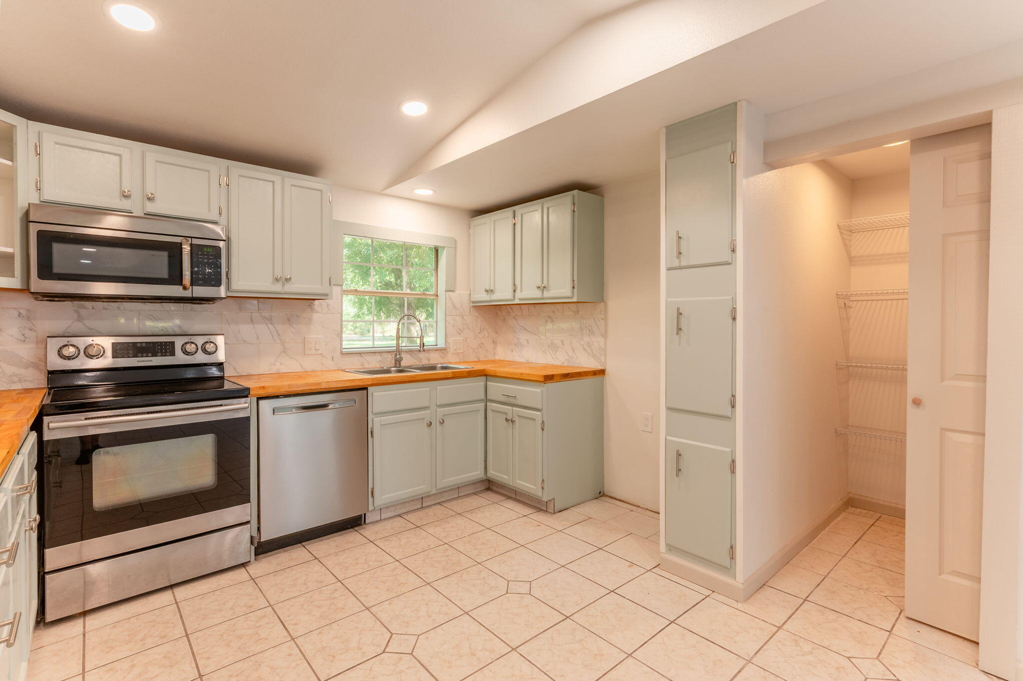 12400 Wildlife Road Holt, FL 32564 - Photo 14 of 58 13-web-or-mls-12400-wildlife-rd