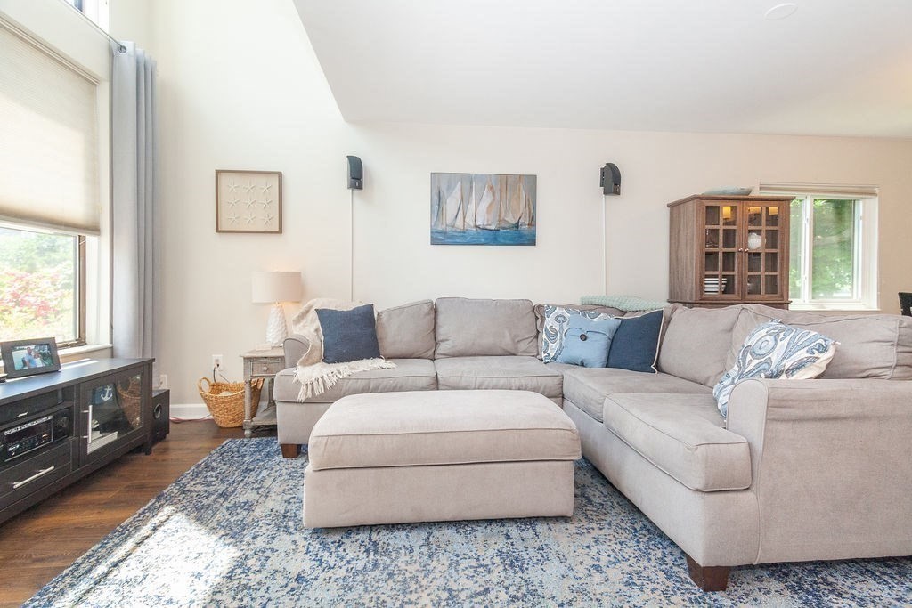 129 Governor Winthrop Road, Unit 1A Somerville, MA 02145 - Photo 5 of 27
