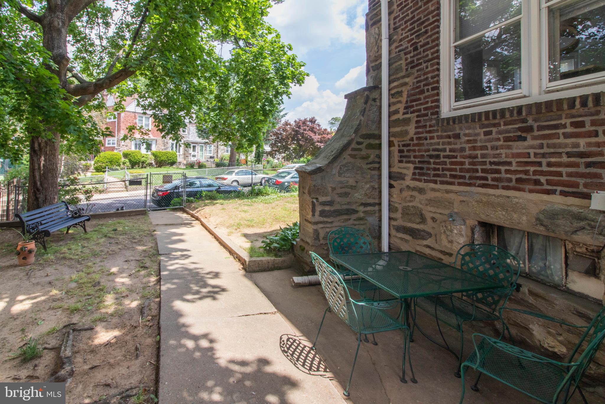 159 Green Valley Road Upper Darby, PA 19082 - Photo 6 of 31 Walkway