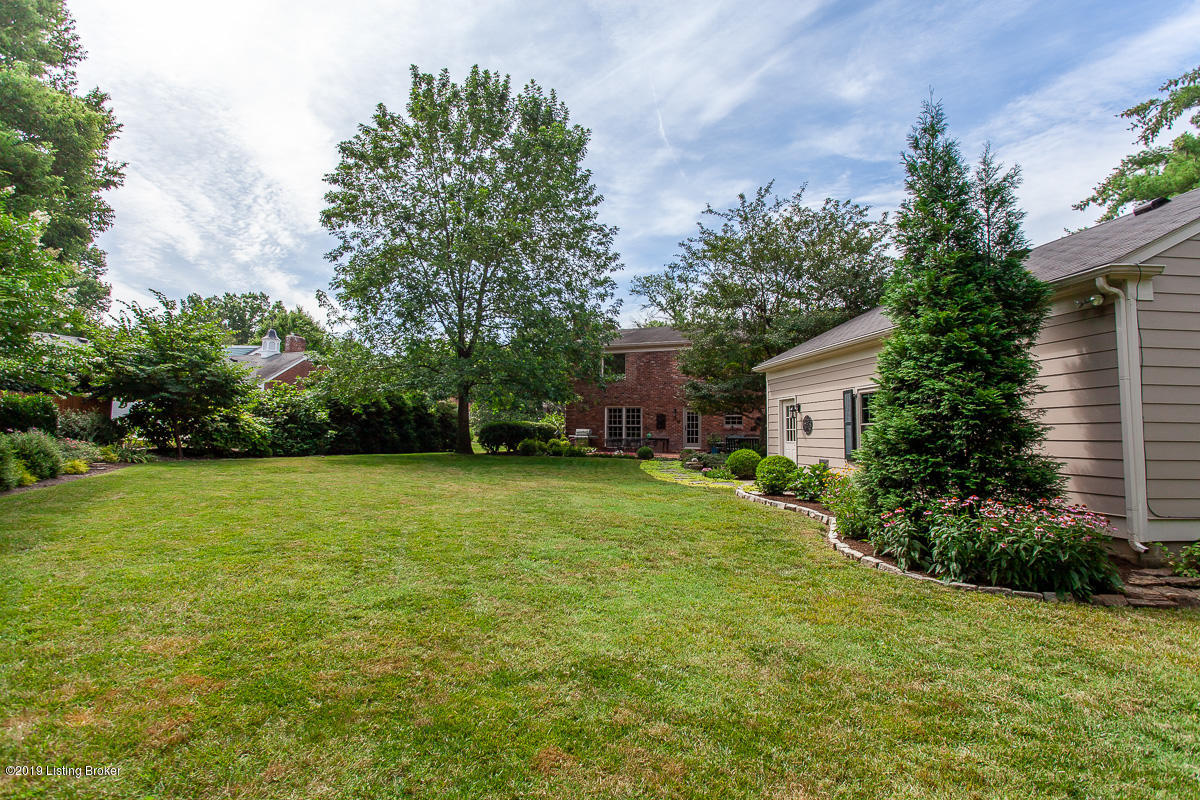 4703 Crofton Road Louisville, KY 40207 - Photo 35 of 38 4703 Crofton Rd-45