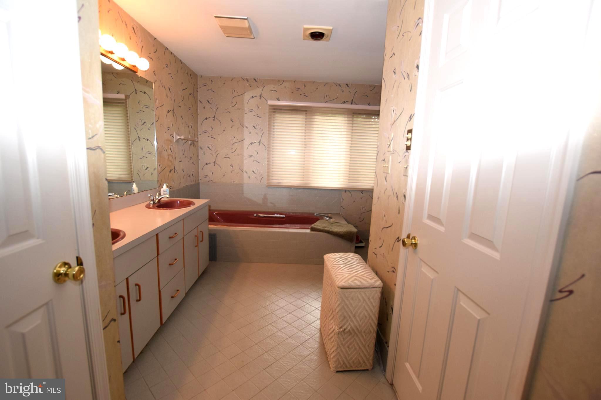 346 Darlington Road Media, PA 19063 - Photo 30 of 60 Master Bath