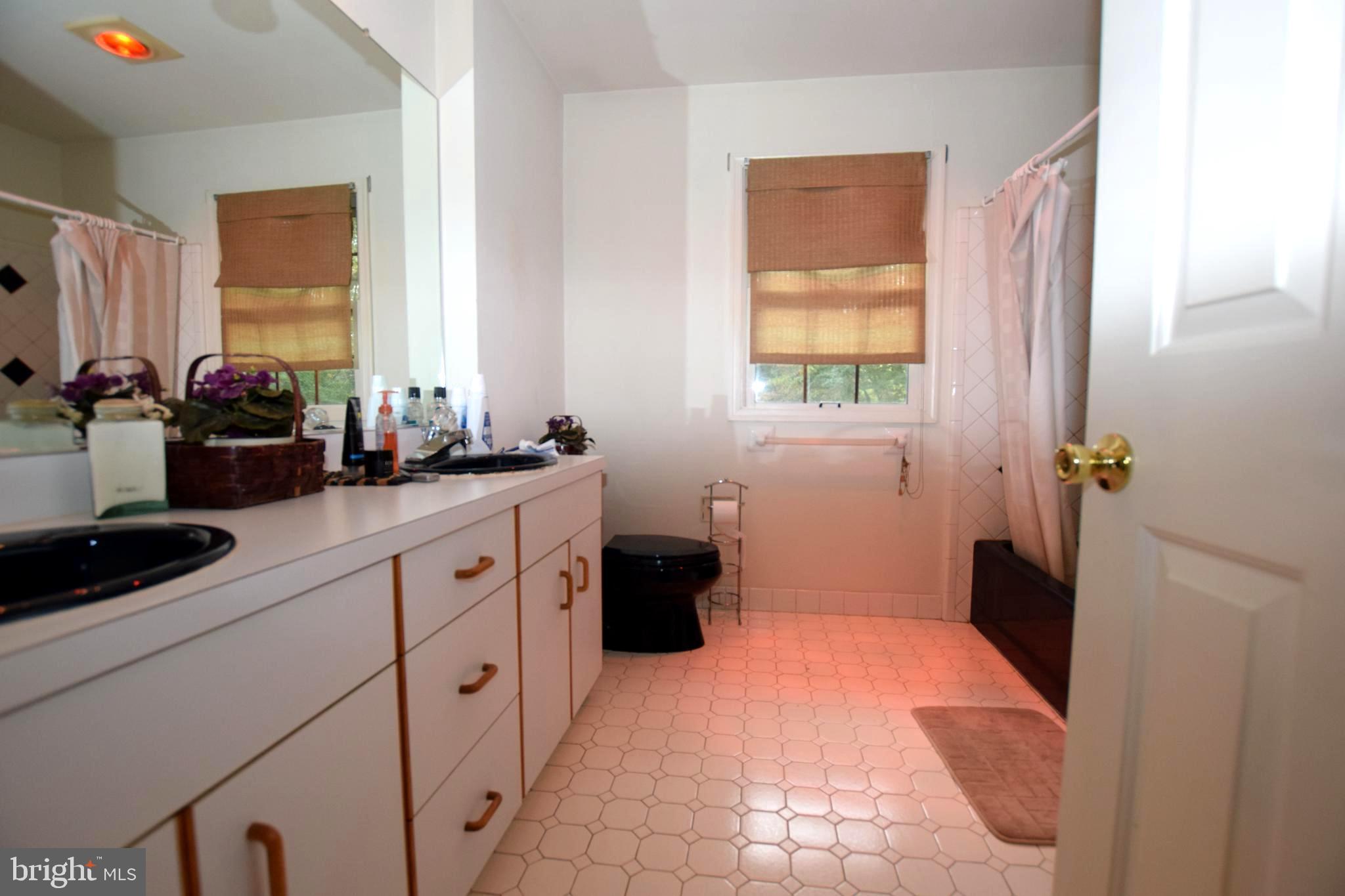 346 Darlington Road Media, PA 19063 - Photo 35 of 60 Hall Bath