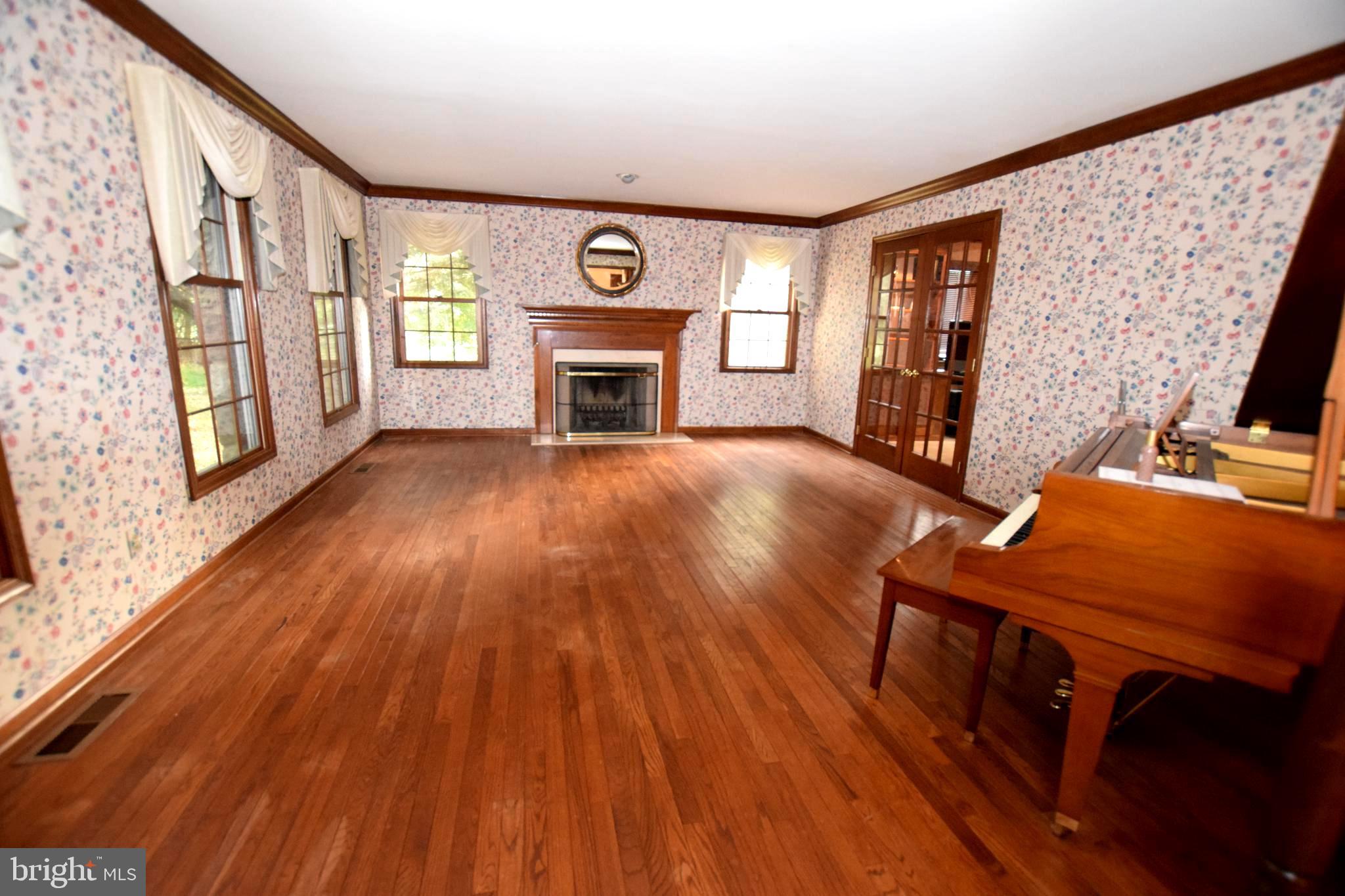 346 Darlington Road Media, PA 19063 - Photo 6 of 60 Living Room