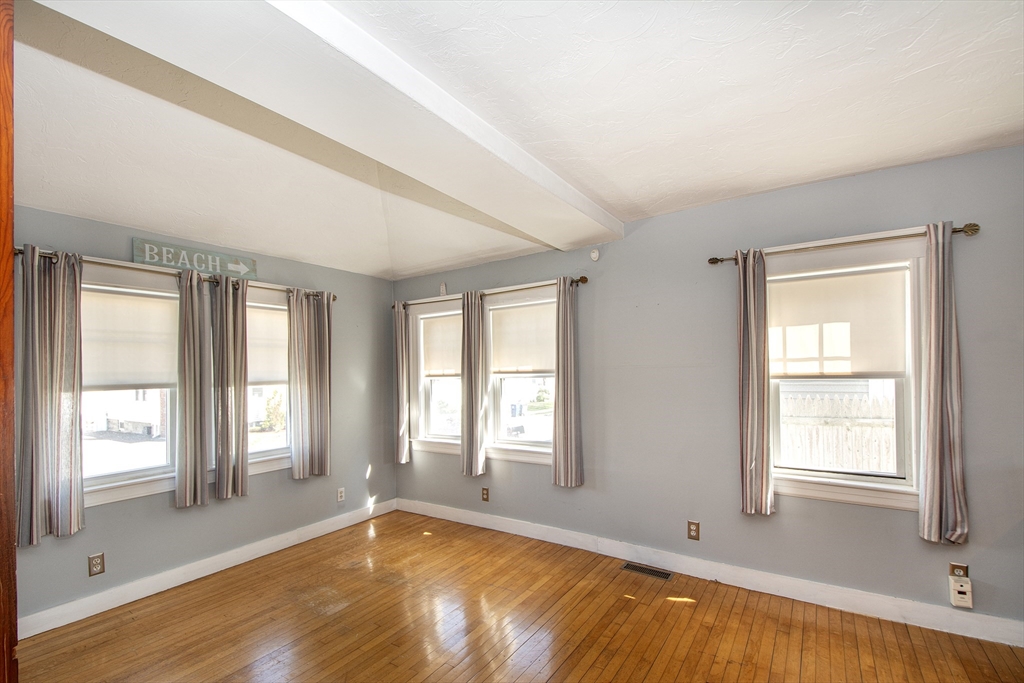 43 Arnold Road Quincy, MA 02171 - Photo 13 of 36 Gallery Image 13
