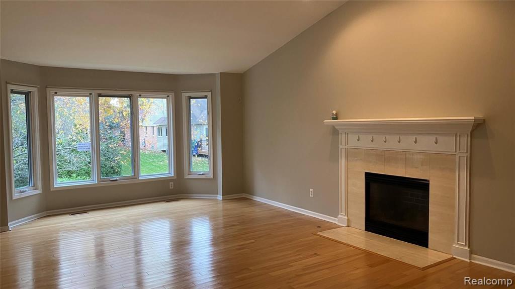 1606 Nadine Rochester, MI 48307 - Photo 4 of 33
