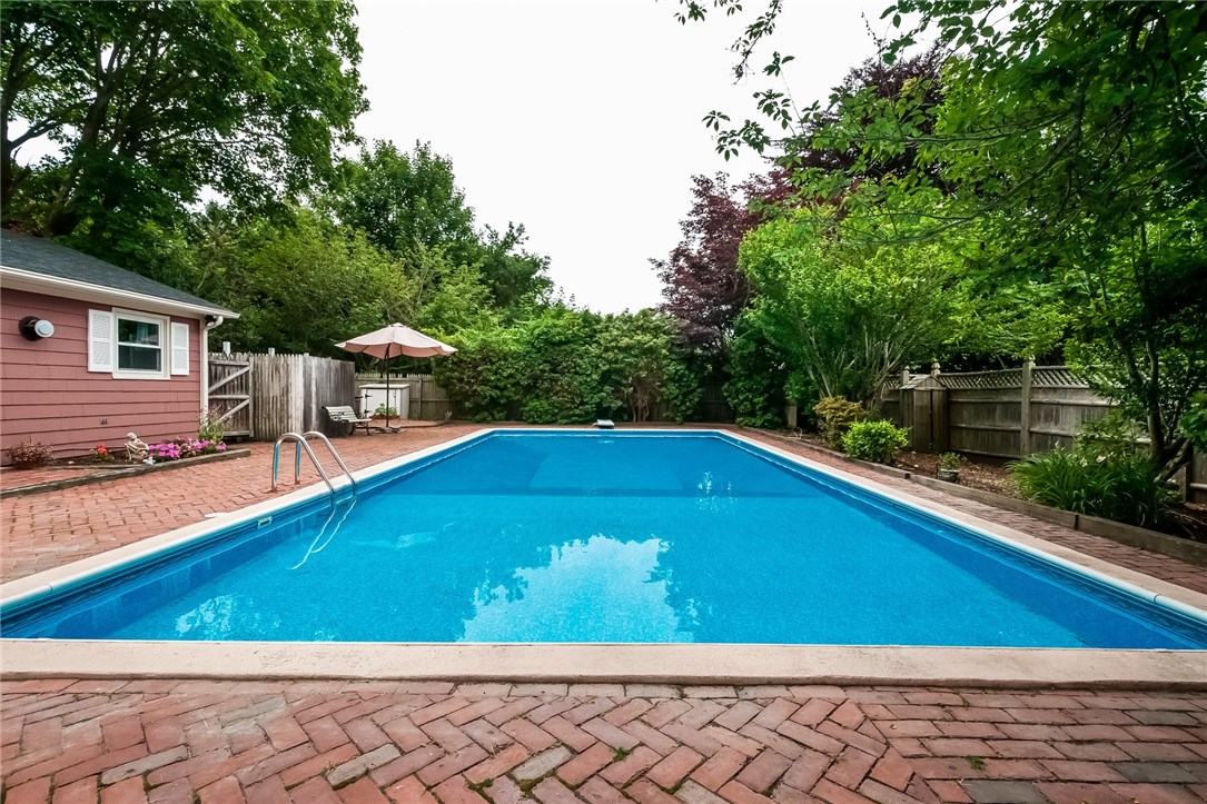 298 Beavertail Road Jamestown, RI 02835 - Photo 19 of 34