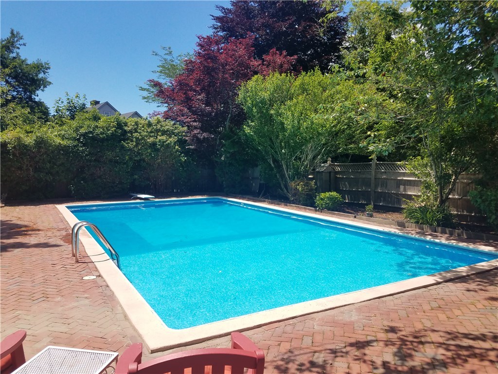 298 Beavertail Road Jamestown, RI 02835 - Photo 20 of 34