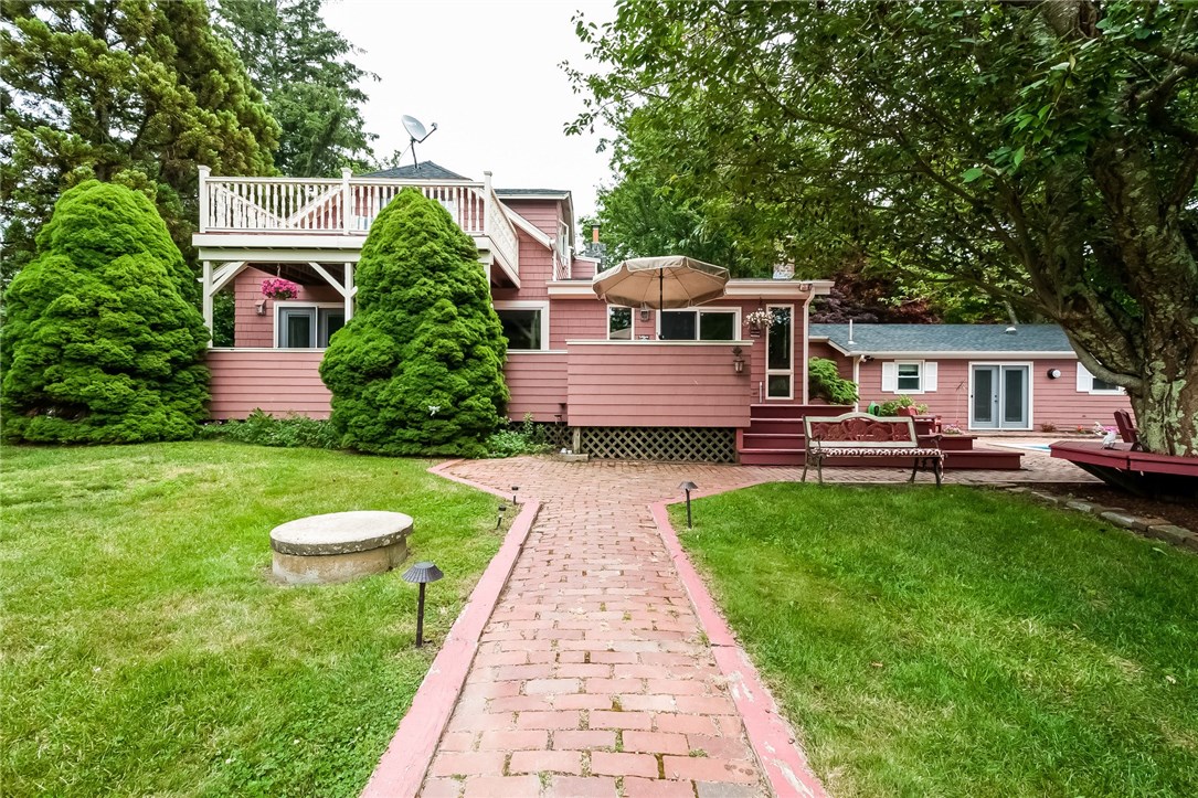 298 Beavertail Road Jamestown, RI 02835 - Photo 2 of 34