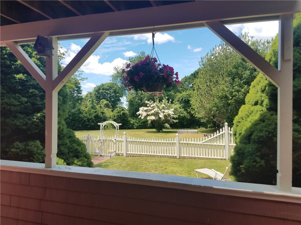 298 Beavertail Road Jamestown, RI 02835 - Photo 22 of 34