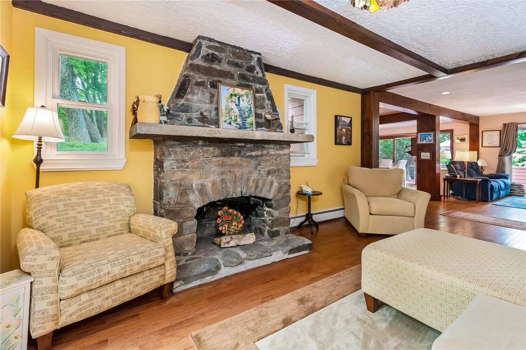 298 Beavertail Road Jamestown, RI 02835 - Photo 5 of 34