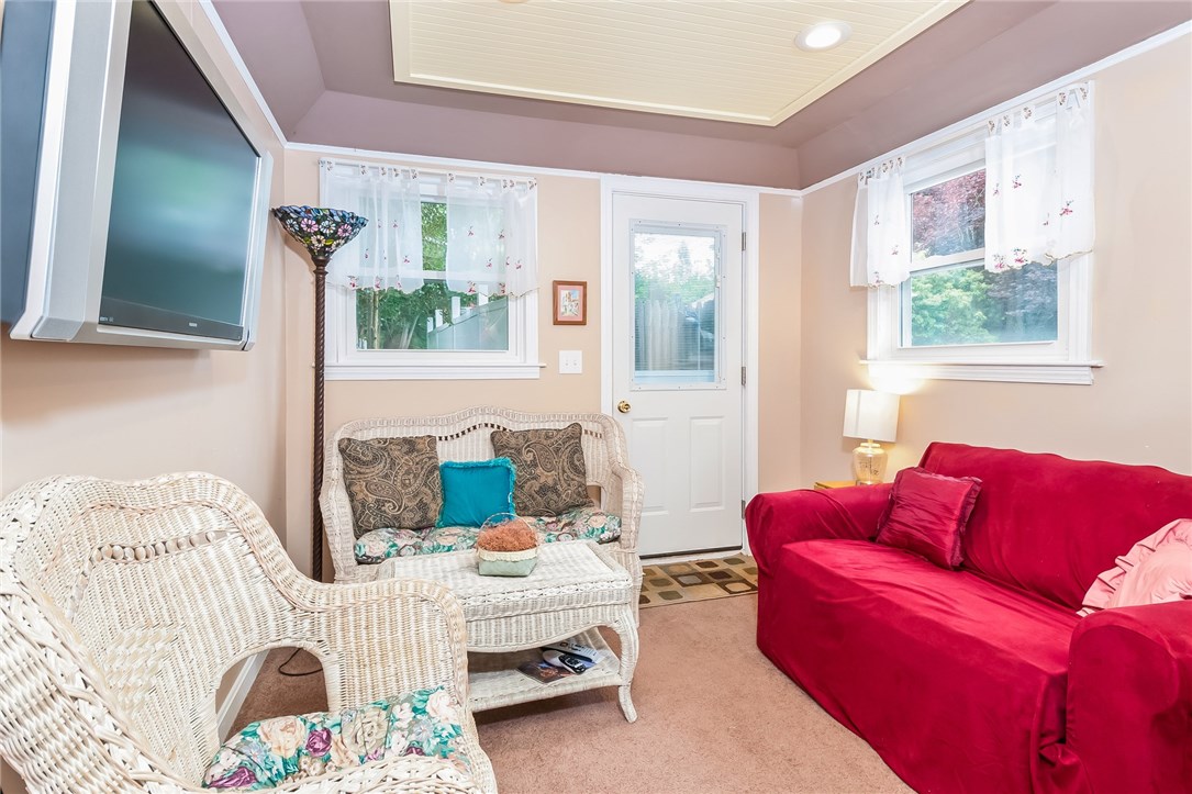 298 Beavertail Road Jamestown, RI 02835 - Photo 10 of 34