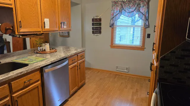 $194,900 | 1430 North Park Street, Fairmont, MN 56031