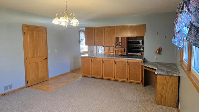 $194,900 | 1430 North Park Street, Fairmont, MN 56031