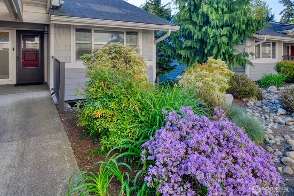 $730,000 | 15208 Northeast 8th Street, Unit C4, Bellevue, WA 98007