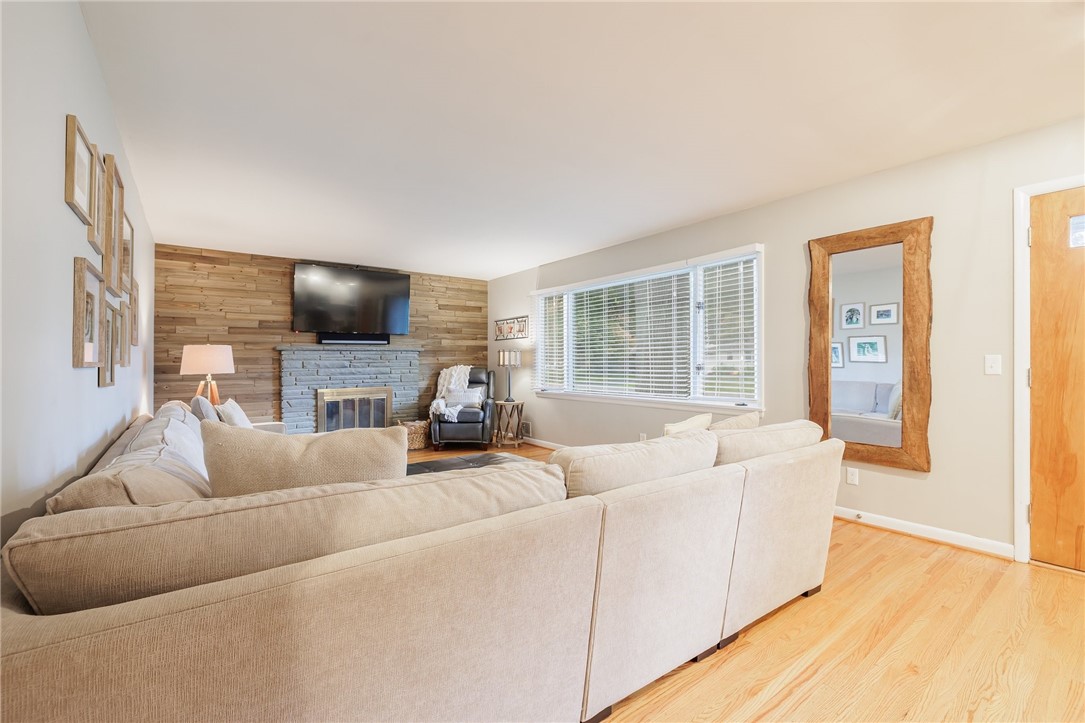 148 Willowen Drive Irondequoit, NY 14609 - Photo 14 of 36