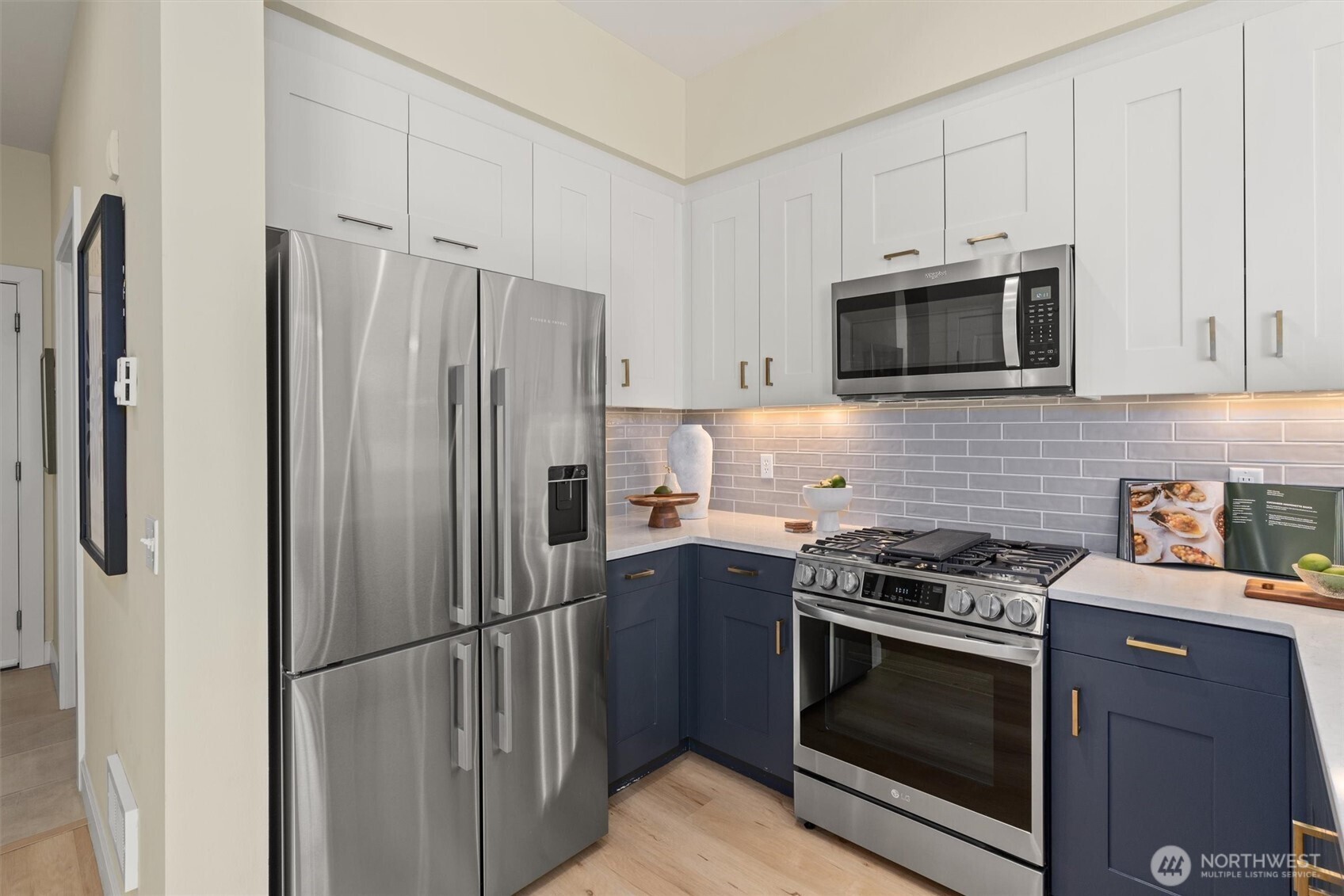 71 Pine Street, Unit 212 Edmonds, WA 98020 - Photo 10 of 40