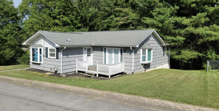 113 Maple Lane Oak Ridge, TN 37830 - Photo 2 of 36 image1