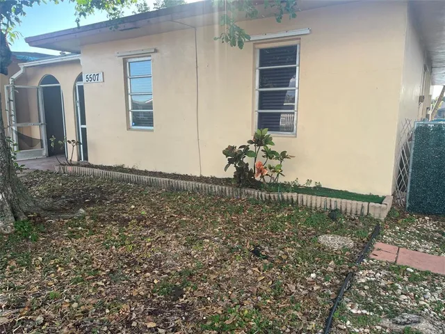 $2,840 | 5507 Southwest 24th Avenue, Fort Lauderdale, FL 33312