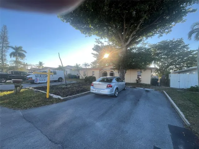 $2,840 | 5507 Southwest 24th Avenue, Fort Lauderdale, FL 33312