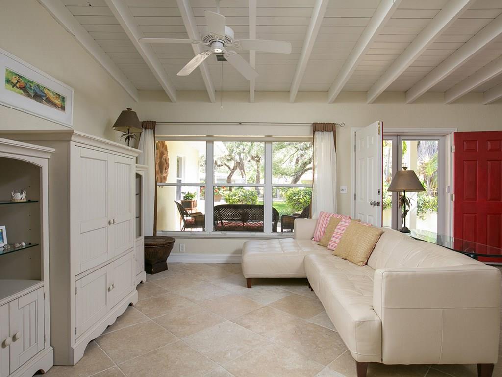 540 Banyan Road Vero Beach, FL 32963 - Photo 5 of 36 Gallery Image 5