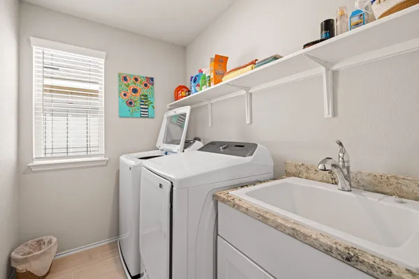 $2,000 | 416 Bella Luna Way, Liberty Hill, TX 78642