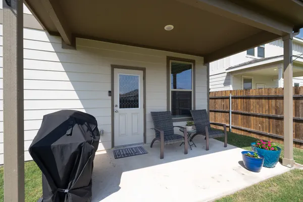 $2,000 | 416 Bella Luna Way, Liberty Hill, TX 78642