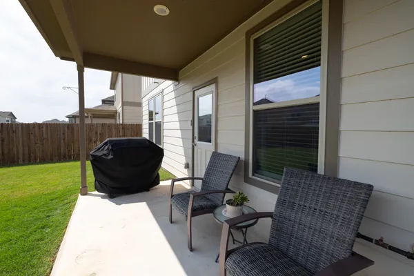 $2,000 | 416 Bella Luna Way, Liberty Hill, TX 78642