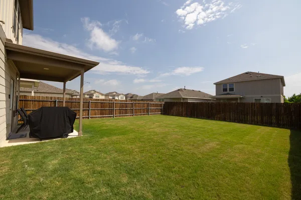 $2,000 | 416 Bella Luna Way, Liberty Hill, TX 78642